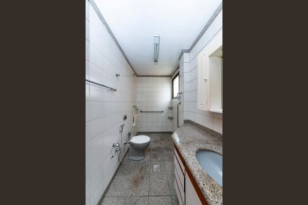 Apartamento à venda com 148m², 4 quartos e 3 vagas Apartamento à venda com 148m², 4 quartos e 3 vagasBanheiro da Suíte