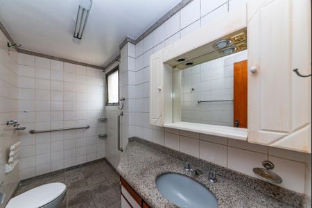 Apartamento à venda com 148m², 4 quartos e 3 vagas Apartamento à venda com 148m², 4 quartos e 3 vagasBanheiro da Suíte