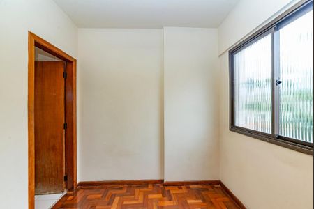 Apartamento à venda com 148m², 4 quartos e 3 vagas Apartamento à venda com 148m², 4 quartos e 3 vagasQuarto de Serviço