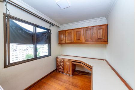 Apartamento à venda com 148m², 4 quartos e 3 vagas Apartamento à venda com 148m², 4 quartos e 3 vagasEscritório