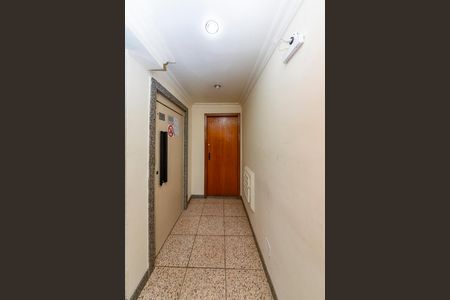 Apartamento à venda com 148m², 4 quartos e 3 vagas Apartamento à venda com 148m², 4 quartos e 3 vagasHall social