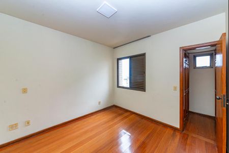 Apartamento à venda com 148m², 4 quartos e 3 vagas Apartamento à venda com 148m², 4 quartos e 3 vagasSuíte