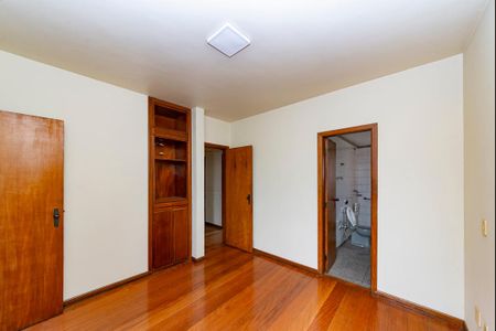 Apartamento à venda com 148m², 4 quartos e 3 vagas Apartamento à venda com 148m², 4 quartos e 3 vagasSuíte