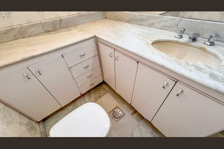 Apartamento à venda com 180m², 4 quartos e 1 vagaBanheiro/Suite