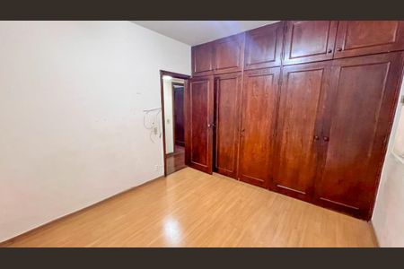 Apartamento à venda com 180m², 4 quartos e 1 vagaSuite
