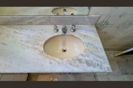 Apartamento à venda com 180m², 4 quartos e 1 vagaBanheiro/Suite