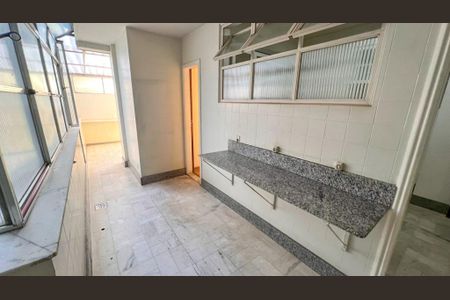 Apartamento à venda com 180m², 4 quartos e 1 vagaLavanderia