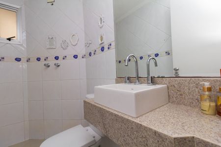 Apartamento à venda com 70m², 3 quartos e 1 vagaBanheiro 2