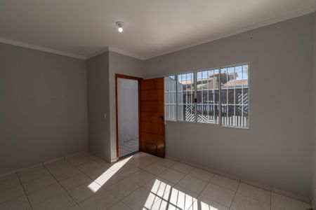 Casa para alugar com 80m², 3 quartos e 2 vagas Casa para alugar com 80m², 3 quartos e 2 vagasSala