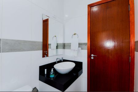 Casa à venda com 146m², 3 quartos e 2 vagasBanheiro da Suíte