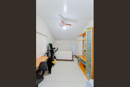 Casa à venda com 146m², 3 quartos e 2 vagasEscritório