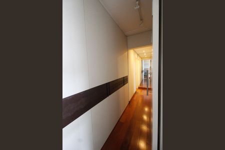 Apartamento à venda com 400m², 4 quartos e 5 vagasCorredor