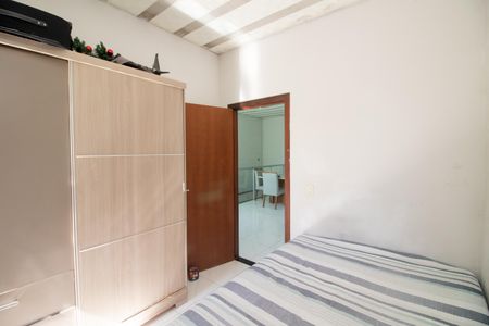 Casa à venda com 120m², 2 quartos e 2 vagas Casa à venda com 120m², 2 quartos e 2 vagasQuarto