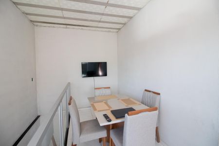 Casa à venda com 120m², 2 quartos e 2 vagas Casa à venda com 120m², 2 quartos e 2 vagasCozinha e Copa