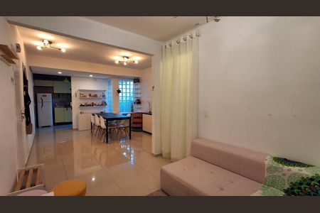 Apartamento à venda com 71m², 2 quartos e 2 vagas Apartamento à venda com 71m², 2 quartos e 2 vagasSala