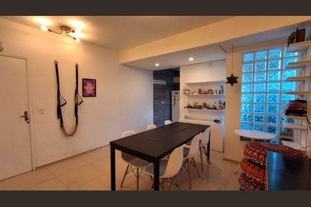 Apartamento à venda com 71m², 2 quartos e 2 vagas Apartamento à venda com 71m², 2 quartos e 2 vagasSala