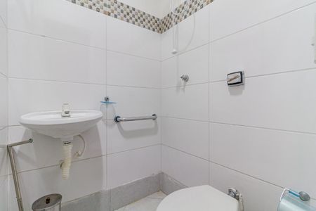 Casa à venda com 220m², 3 quartos e 2 vagasLavabo