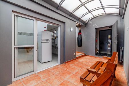 Casa à venda com 220m², 3 quartos e 2 vagasQuintal