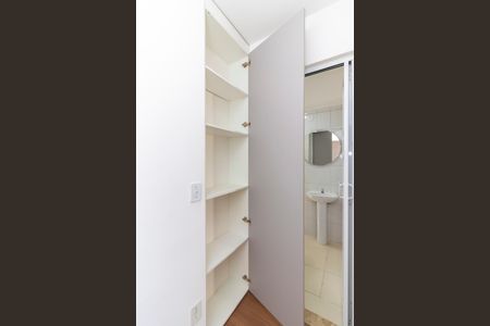 Apartamento à venda com 56m², 2 quartos e 1 vaga Apartamento à venda com 56m², 2 quartos e 1 vagaSapateira