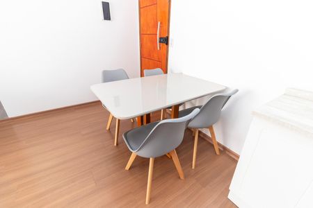 Apartamento à venda com 56m², 2 quartos e 1 vaga Apartamento à venda com 56m², 2 quartos e 1 vagaDetalhe da cozinha