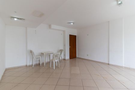 Apartamento à venda com 56m², 2 quartos e 1 vaga Apartamento à venda com 56m², 2 quartos e 1 vagaÁrea comum - Salão de festas