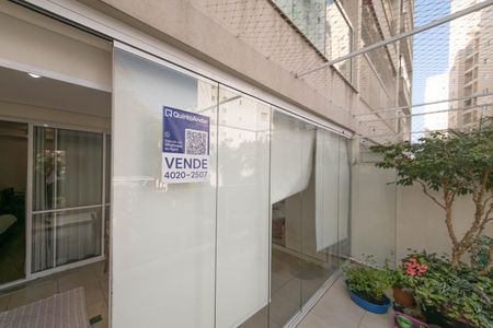 Apartamento à venda com 74m², 1 quarto e 1 vagaPlaquinha