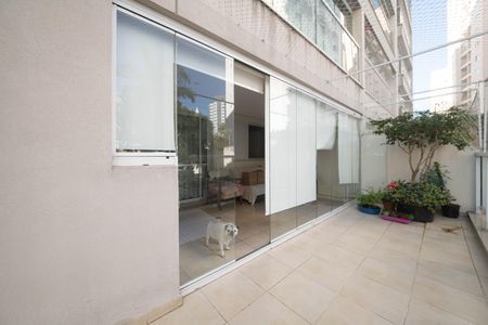 Apartamento à venda com 74m², 1 quarto e 1 vagaVaranda