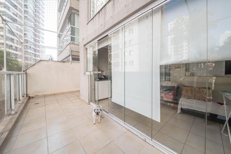 Apartamento à venda com 74m², 1 quarto e 1 vagaVaranda