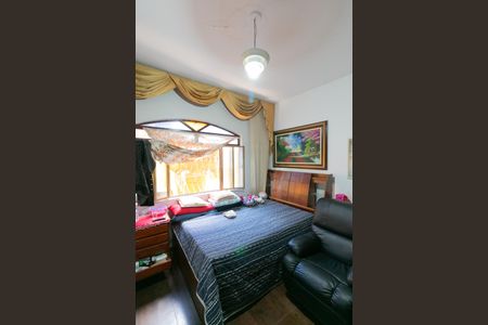 Casa à venda com 420m², 4 quartos e 4 vagas Casa à venda com 420m², 4 quartos e 4 vagasQuarto 1