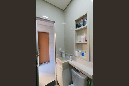 Casa à venda com 420m², 4 quartos e 4 vagas Casa à venda com 420m², 4 quartos e 4 vagasBanheiro 2