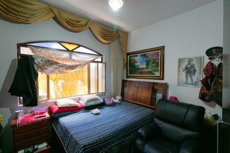 Casa à venda com 420m², 4 quartos e 4 vagas Casa à venda com 420m², 4 quartos e 4 vagasQuarto 1