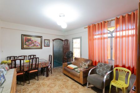 Casa à venda com 420m², 4 quartos e 4 vagas Casa à venda com 420m², 4 quartos e 4 vagasCopa