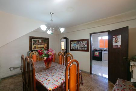 Casa à venda com 420m², 4 quartos e 4 vagas Casa à venda com 420m², 4 quartos e 4 vagasCopa