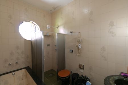 Casa à venda com 420m², 4 quartos e 4 vagas Casa à venda com 420m², 4 quartos e 4 vagasBanheiro 1