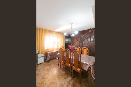 Casa à venda com 420m², 4 quartos e 4 vagas Casa à venda com 420m², 4 quartos e 4 vagasCopa