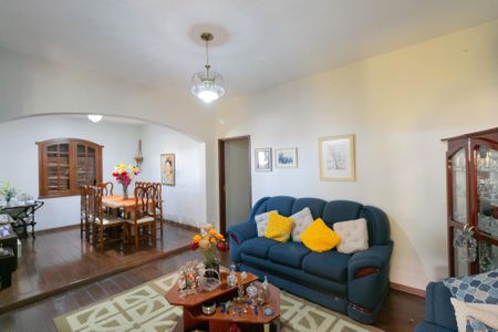 Casa à venda com 420m², 4 quartos e 4 vagas Casa à venda com 420m², 4 quartos e 4 vagasSala