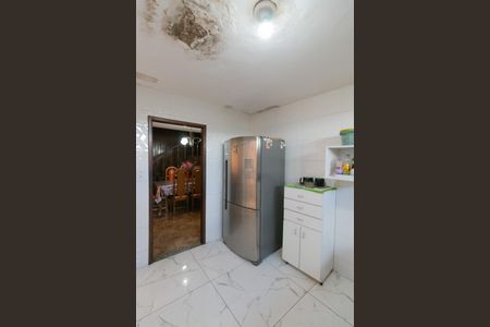 Casa à venda com 420m², 4 quartos e 4 vagas Casa à venda com 420m², 4 quartos e 4 vagasCozinha