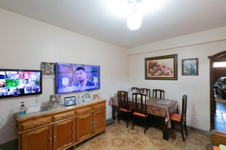 Casa à venda com 420m², 4 quartos e 4 vagas Casa à venda com 420m², 4 quartos e 4 vagasCopa