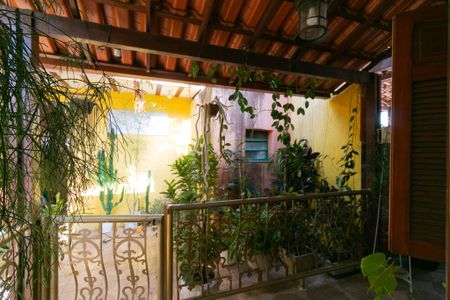 Casa à venda com 420m², 4 quartos e 4 vagas Casa à venda com 420m², 4 quartos e 4 vagasSala