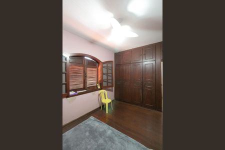 Casa à venda com 420m², 4 quartos e 4 vagas Casa à venda com 420m², 4 quartos e 4 vagasQuarto 2