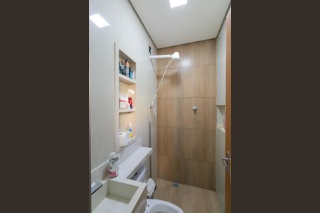 Casa à venda com 420m², 4 quartos e 4 vagas Casa à venda com 420m², 4 quartos e 4 vagasBanheiro 2