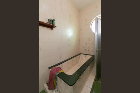 Casa à venda com 420m², 4 quartos e 4 vagas Casa à venda com 420m², 4 quartos e 4 vagasBanheiro 1