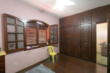 Casa à venda com 420m², 4 quartos e 4 vagas Casa à venda com 420m², 4 quartos e 4 vagasQuarto 2