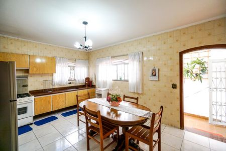 Casa à venda com 233m², 3 quartos e 2 vagasCozinha