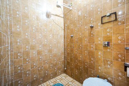 Casa à venda com 233m², 3 quartos e 2 vagasBanheiro da suíte