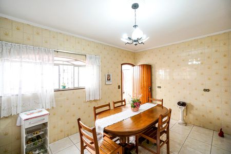 Casa à venda com 233m², 3 quartos e 2 vagasCozinha