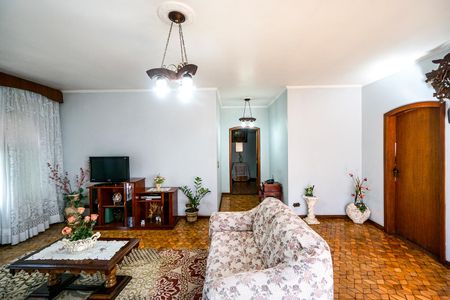 Casa à venda com 233m², 3 quartos e 2 vagasSala