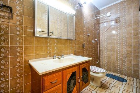 Casa à venda com 233m², 3 quartos e 2 vagasBanheiro social