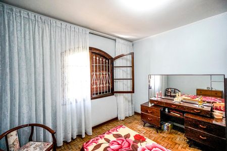 Casa à venda com 233m², 3 quartos e 2 vagasQuarto 01