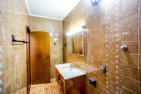 Casa à venda com 233m², 3 quartos e 2 vagasBanheiro social